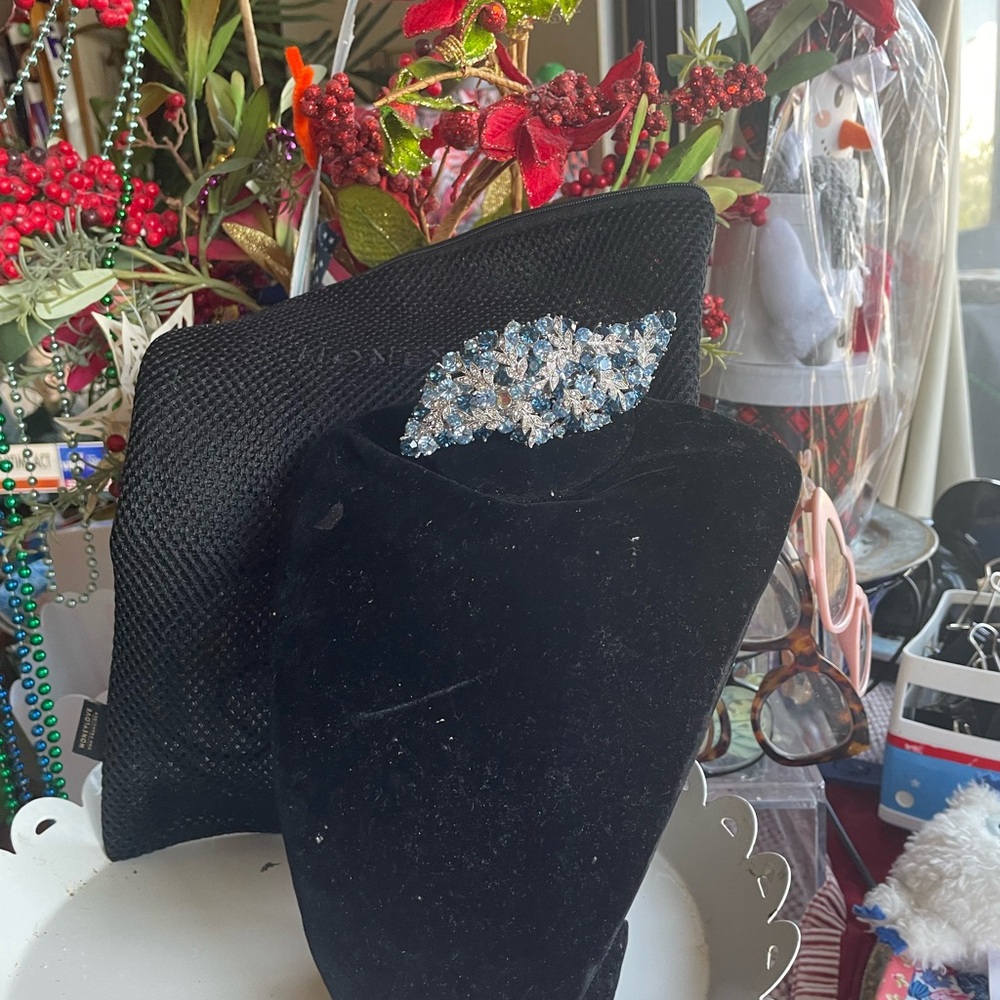 Elegant Black and Silver Women's Accessory